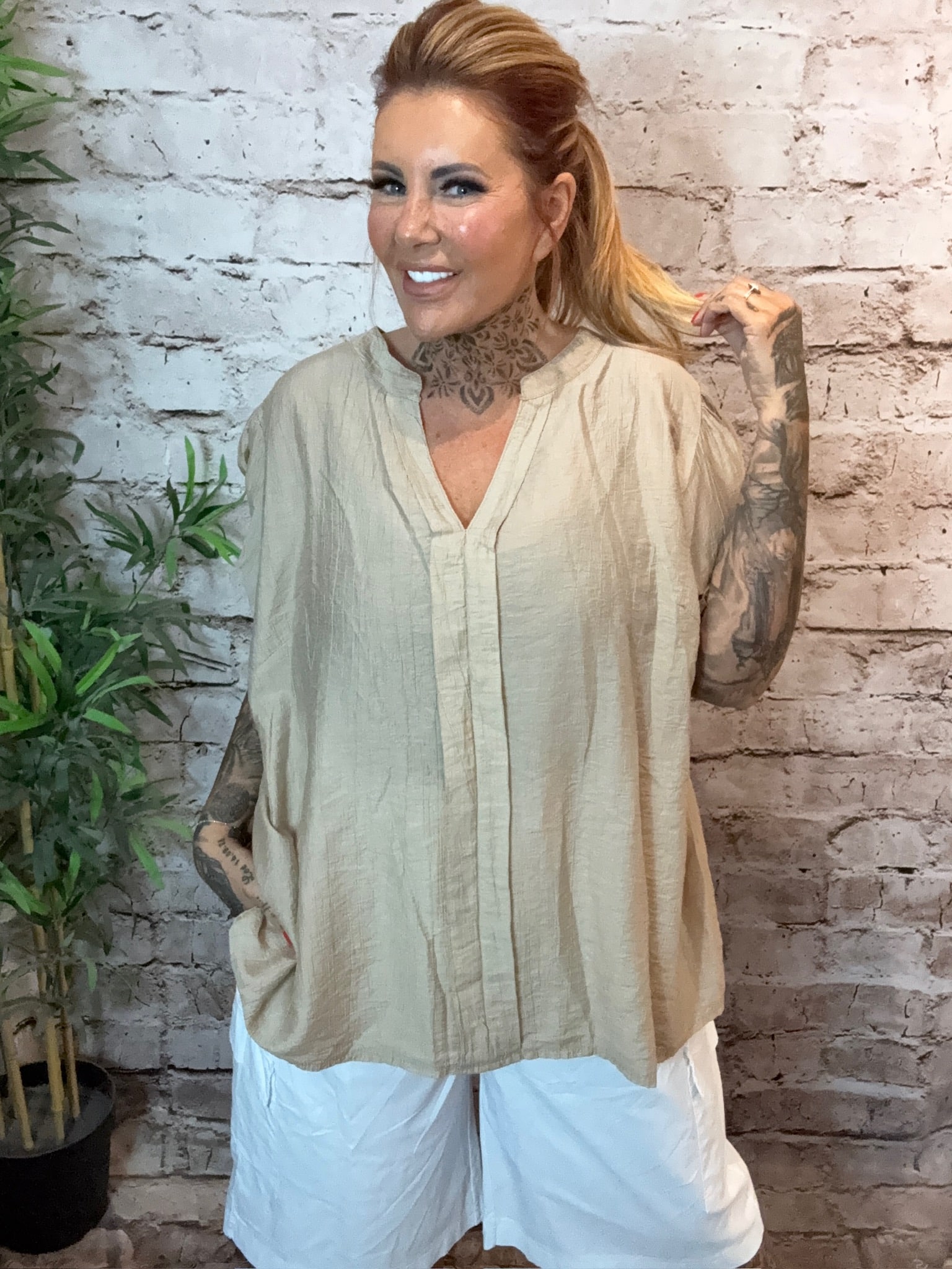 Agnes Blouse Best Fits 16 - 24 - Image 4