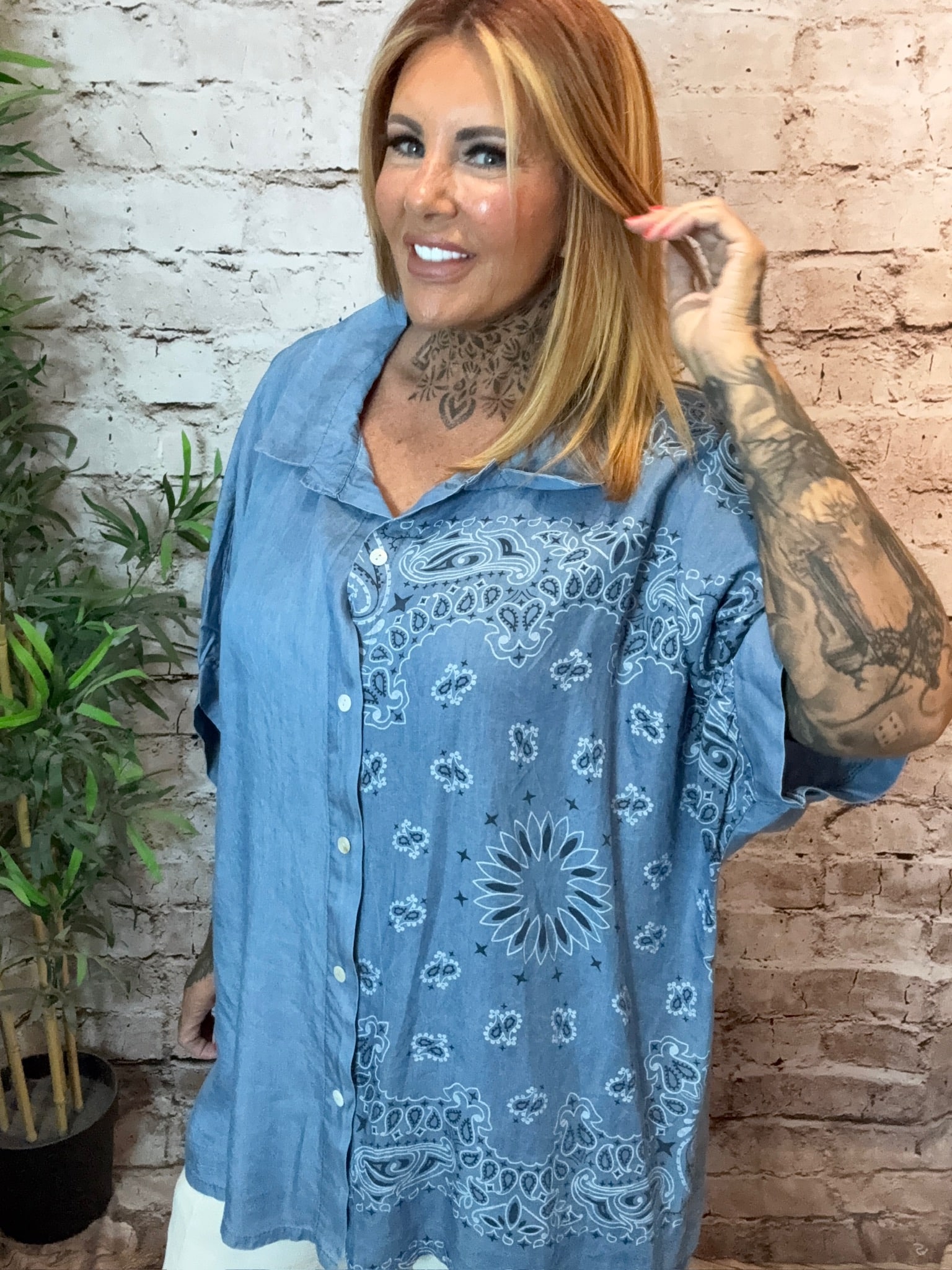 Clara denim shirt Best fits 16 - 24 - Image 2