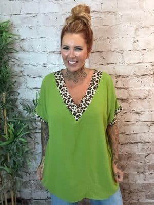Lea Animal V-Neck Top Best Fits 16-24