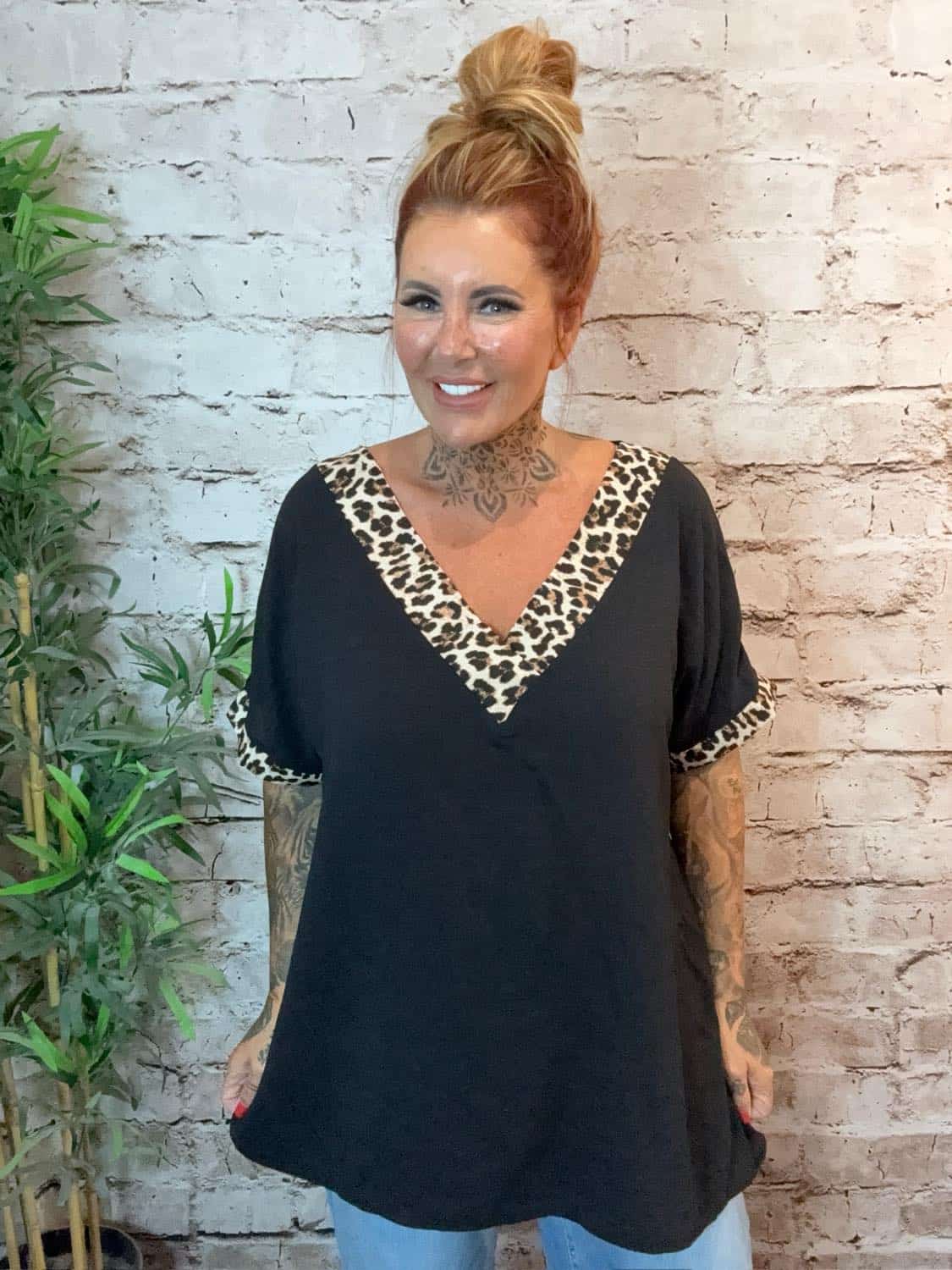 Lea Animal V-Neck Top Best Fits 16-24 - Image 3