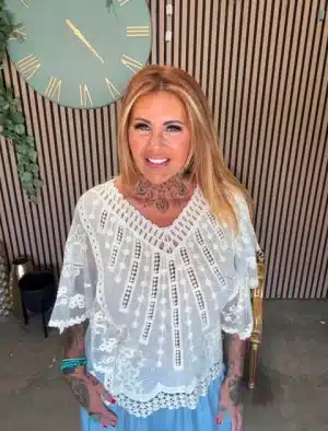 Embroidered sleeve Top Best Fits 12-18