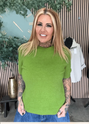 Claire Short Sleeve Jumper best fits 12-20