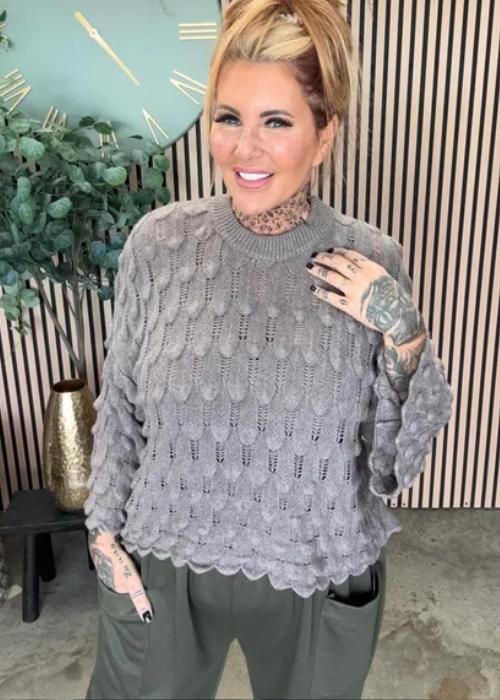 Norma Knitted jumper best fits 14-22 - Image 4