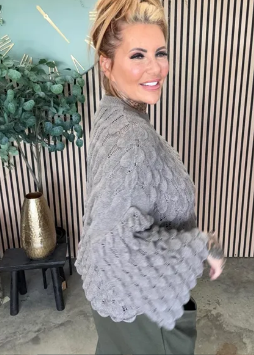 Norma Knitted jumper best fits 14-22 - Image 7