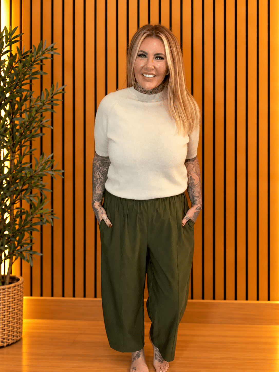 SKYE Wide leg trousers BEST FITS 16-24 - Image 2