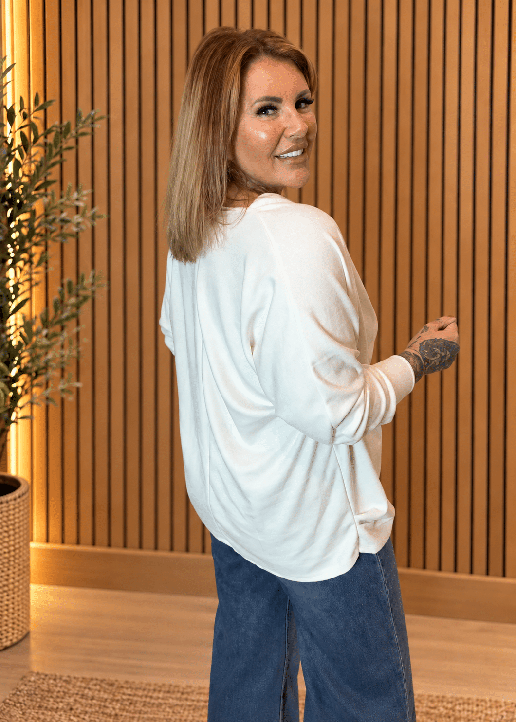 Sarah soft knit jumper best fits 12-20 - Image 4