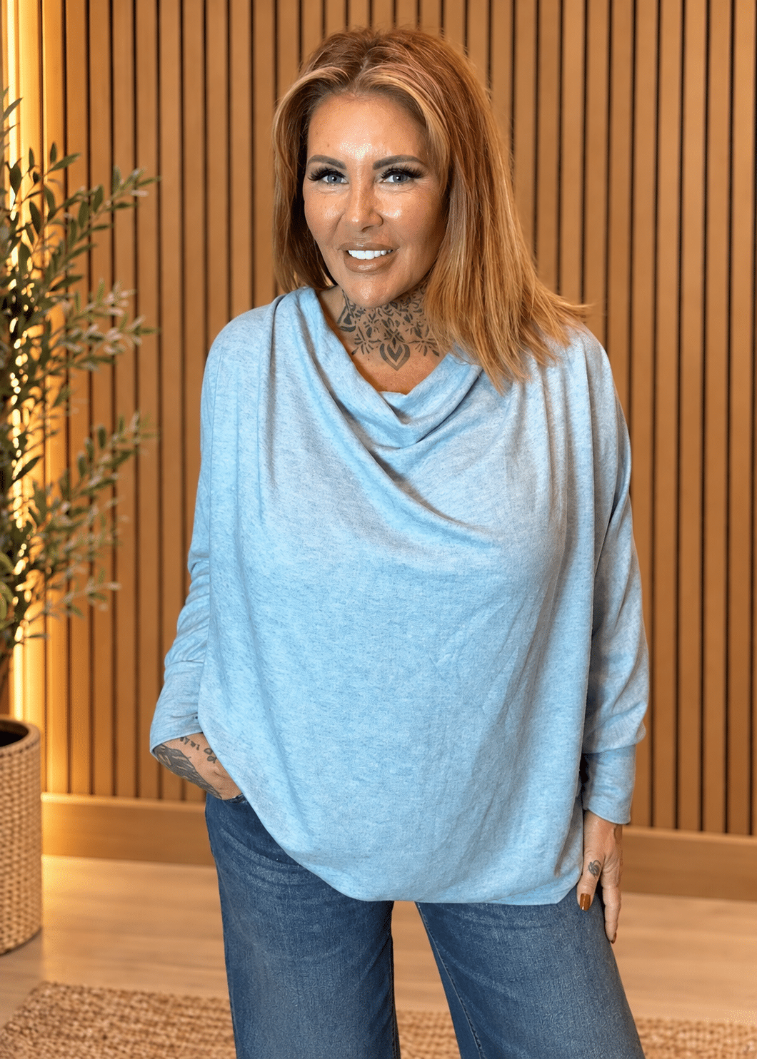 Sarah soft knit jumper best fits 12-20 - Image 7